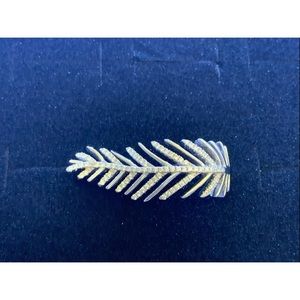 Delicate Feather Ring